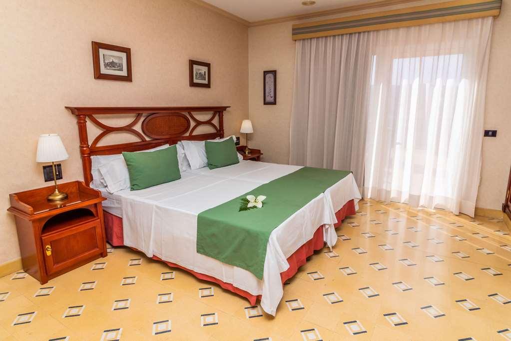 Labranda Reveron Plaza Hotel 4*