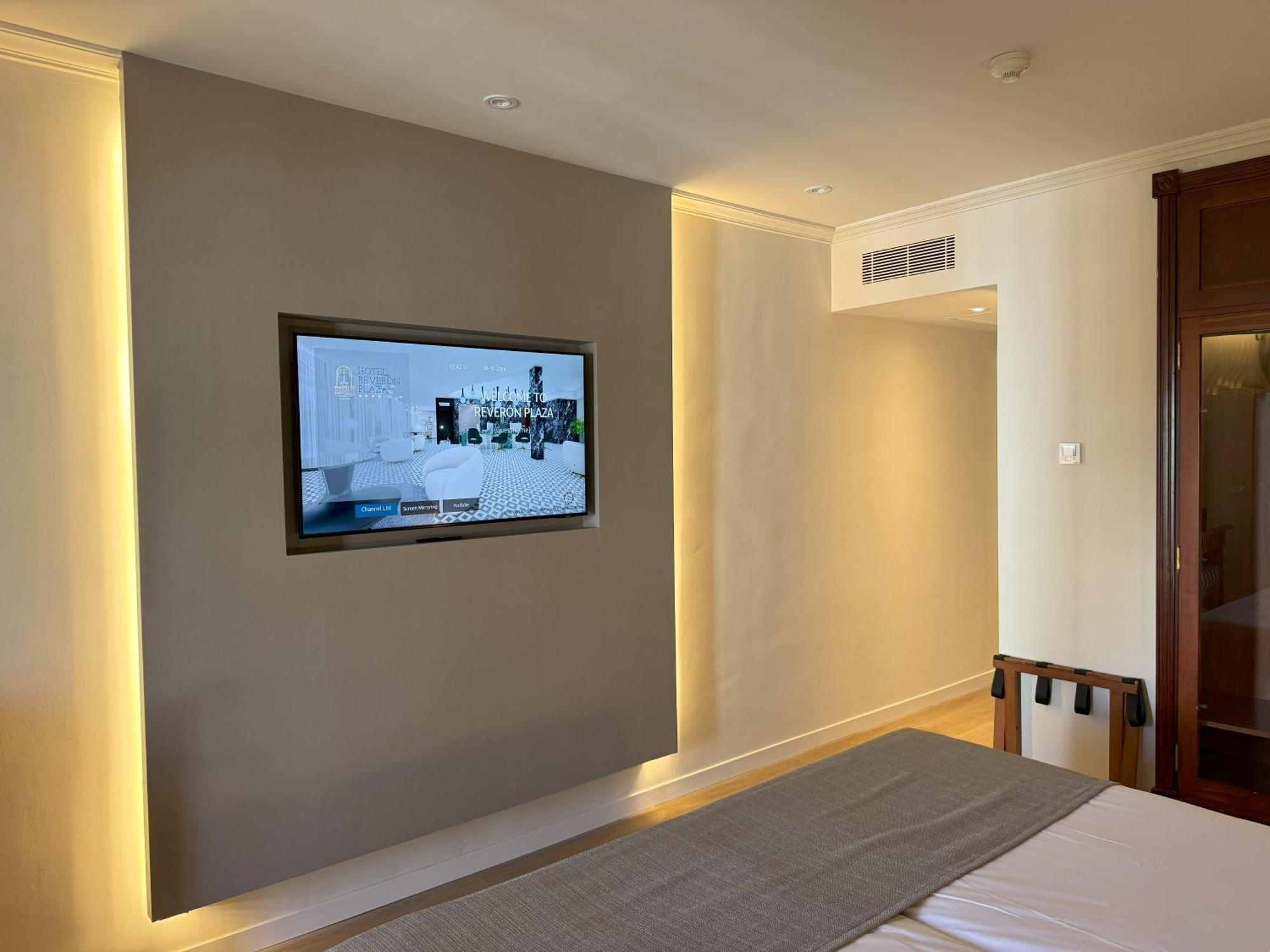 Hotel Labranda Reveron Plaza 4*
