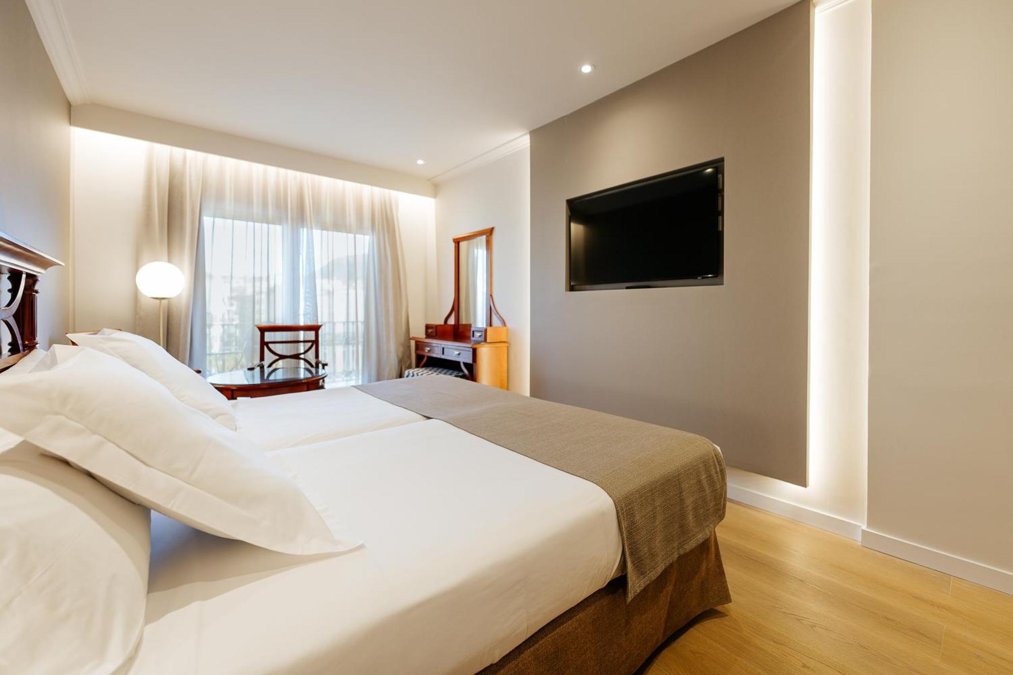 Hotel Labranda Reveron Plaza 4*