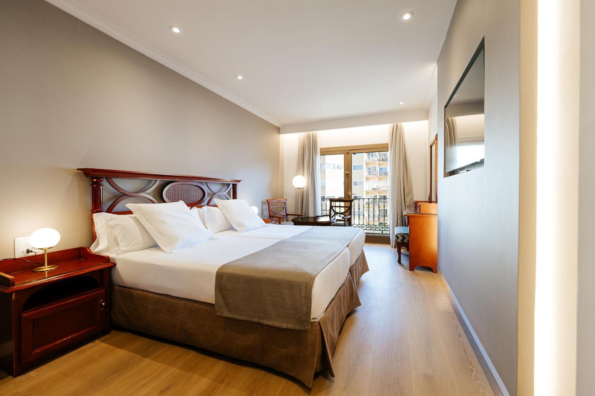 Hotel Labranda Reveron Plaza 4*